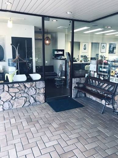 ヘアーサロンライト（八王子市元横山町）の店舗入り口